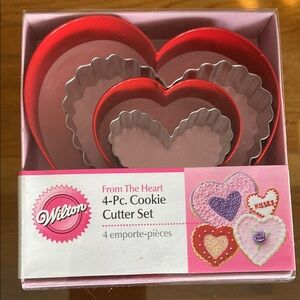 New Wilton “From The Heart”Cookie Cutter Set